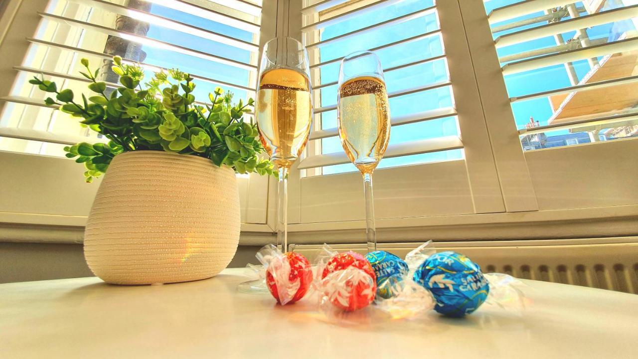 A Room With A View Brighton Екстериор снимка Lindt Lindor