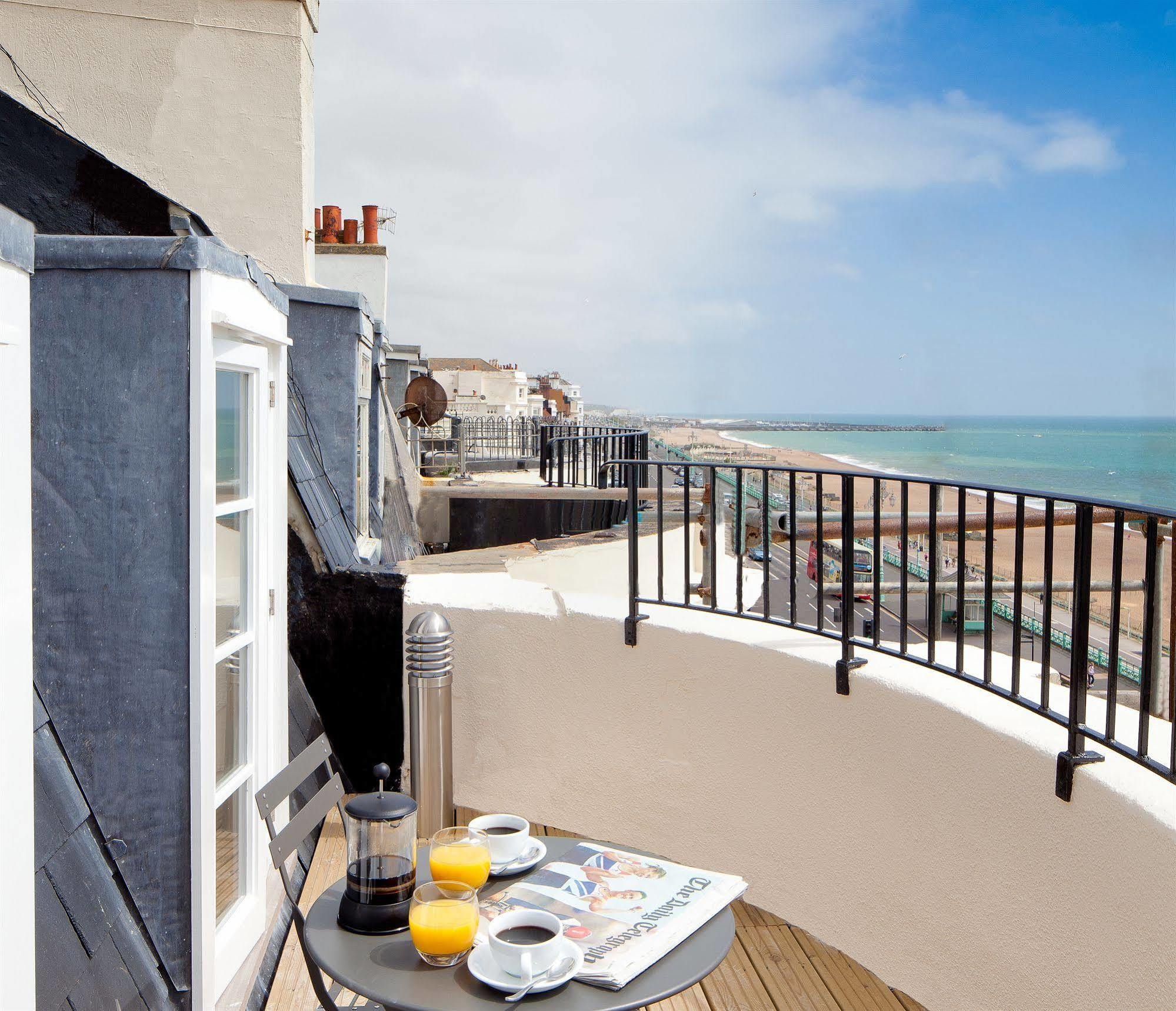 A Room With A View Brighton Екстериор снимка The balcony of a suite at the hotel