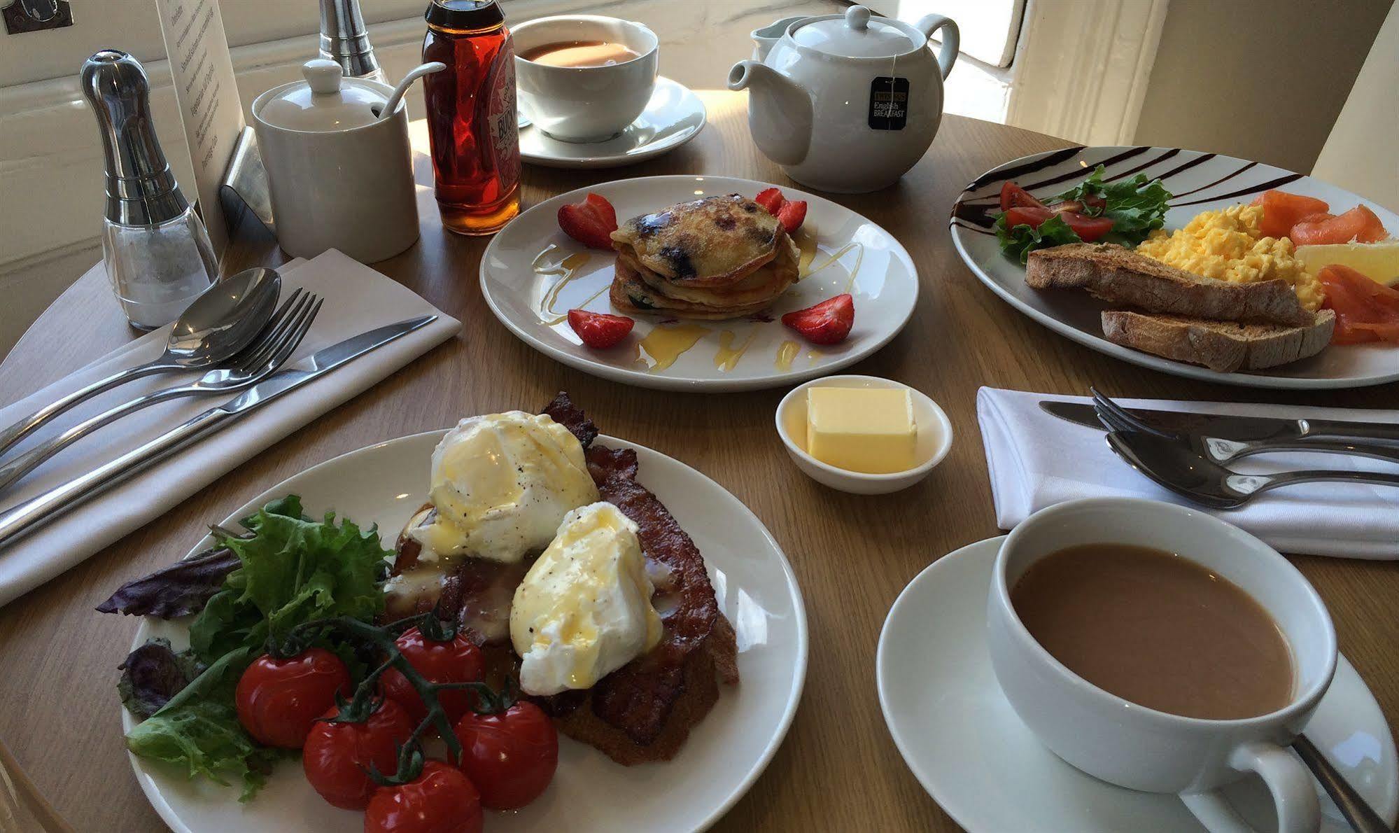 A Room With A View Brighton Екстериор снимка Breakfast at the hotel